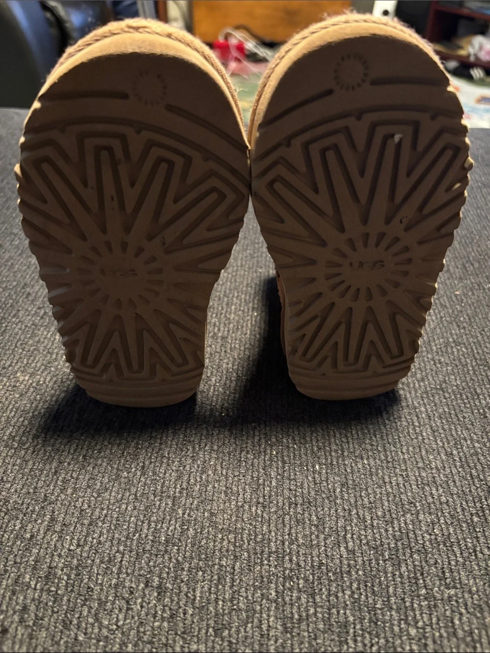 UGG Kids Chestnut Suede Shearling-Lined Boots